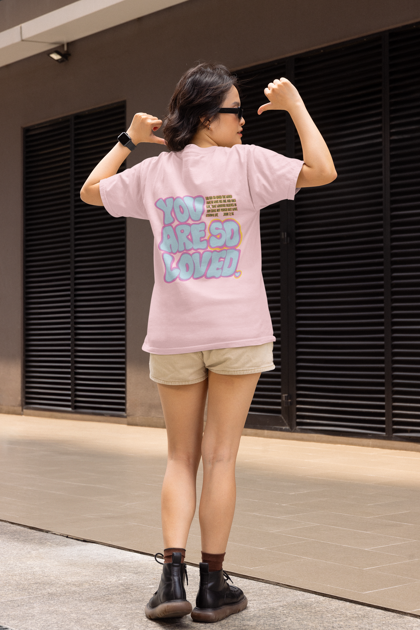 Jesus loves YOU Oversized T-Shirt